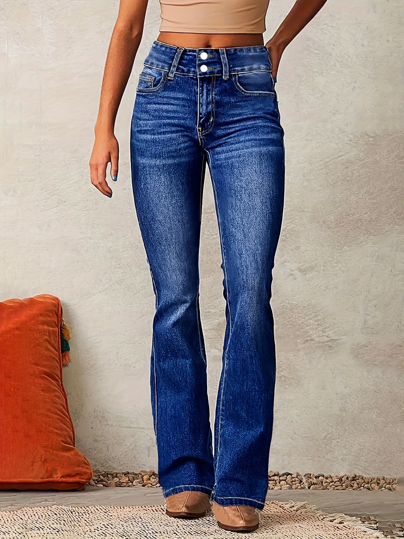Hoch taillierte Flared Jeans mit Retro-Charme 3