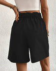 Hochtaillierte Shorts aus atmungsaktivem Material – Elegante Sommermode für Damen 2