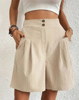 Hochtaillierte Shorts aus atmungsaktivem Material – Elegante Sommermode für Damen 3