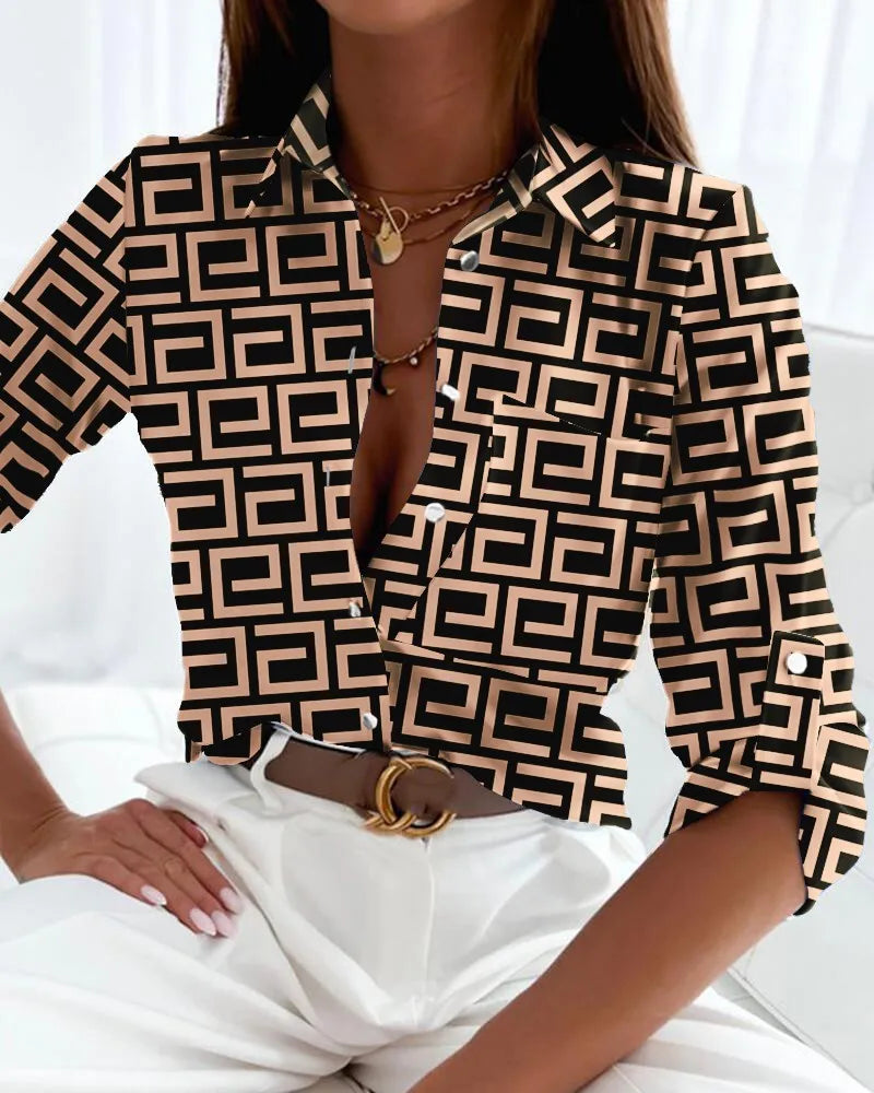 Künstlerische Bluse mit knöpfbarem Design 3