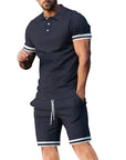 Lässiges Sommer Outfit für Männer – Atmungsaktives Polo und Shorts in Trendfarben 9