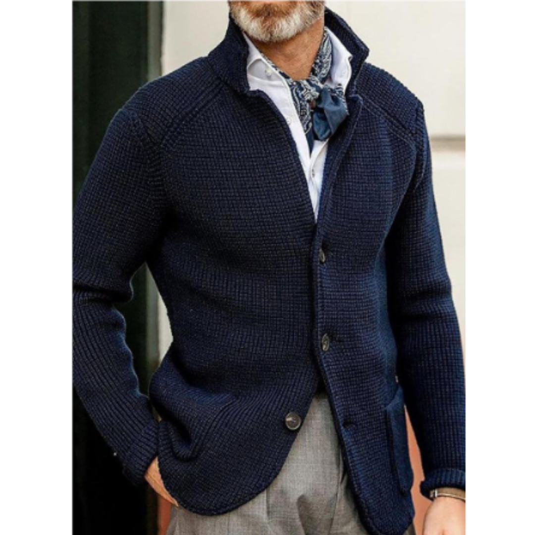 Moderne Strickjacke mit Knopfverschluss 0