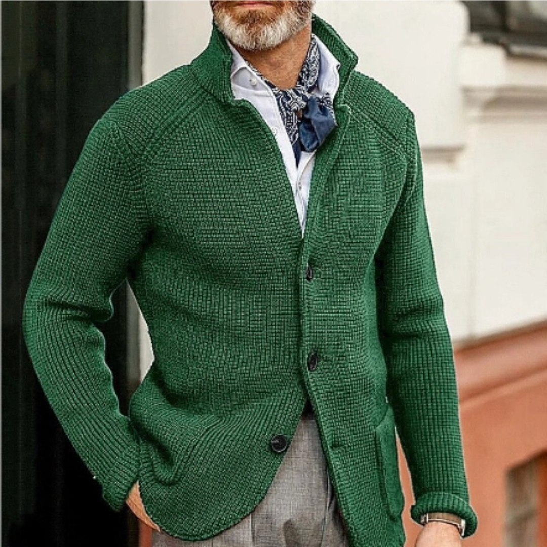 Moderne Strickjacke mit Knopfverschluss 9