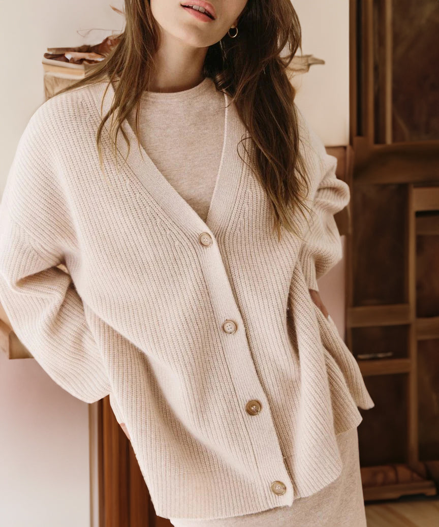 Oversized Strickjacke mit Knopfdetails für Gemütlichkeit 11