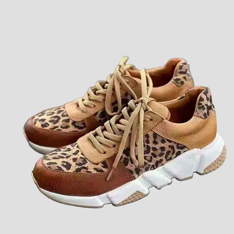 Sportliche Sneakers mit trendiger Luipaardprint 0