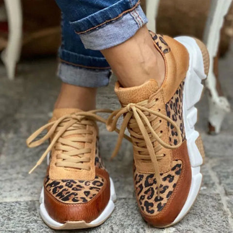 Sportliche Sneakers mit trendiger Luipaardprint 1