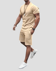 Stylische Sommerkombination für Männer – Atmungsaktives T-Shirt und Shorts für entspannte Tage 1