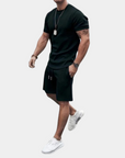 Stylische Sommerkombination für Männer – Atmungsaktives T-Shirt und Shorts für entspannte Tage 4