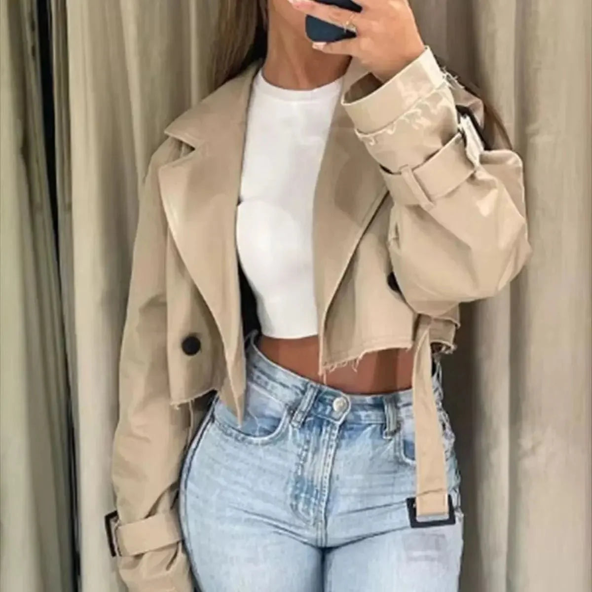 Taillierter Trenchcoat in Beige für Stilbewusste 1
