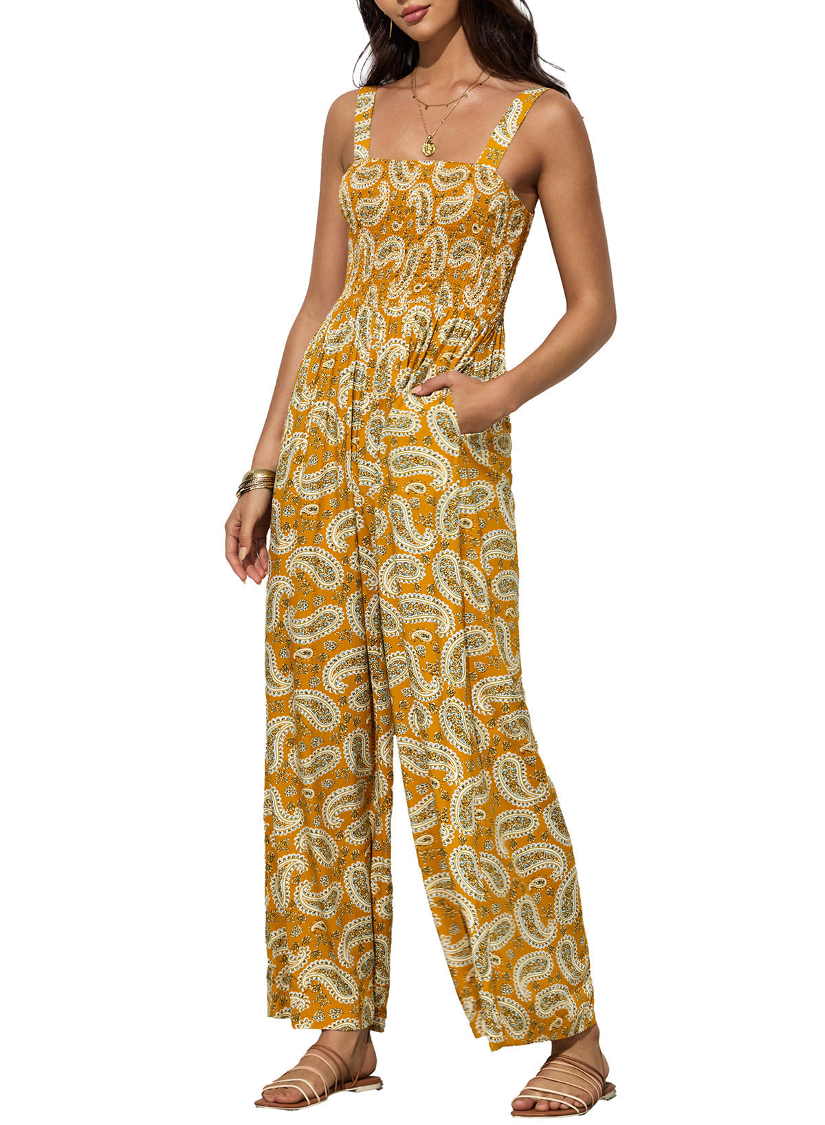 Verspielter Jumpsuit mit Blumenmuster für Sommernächte 3