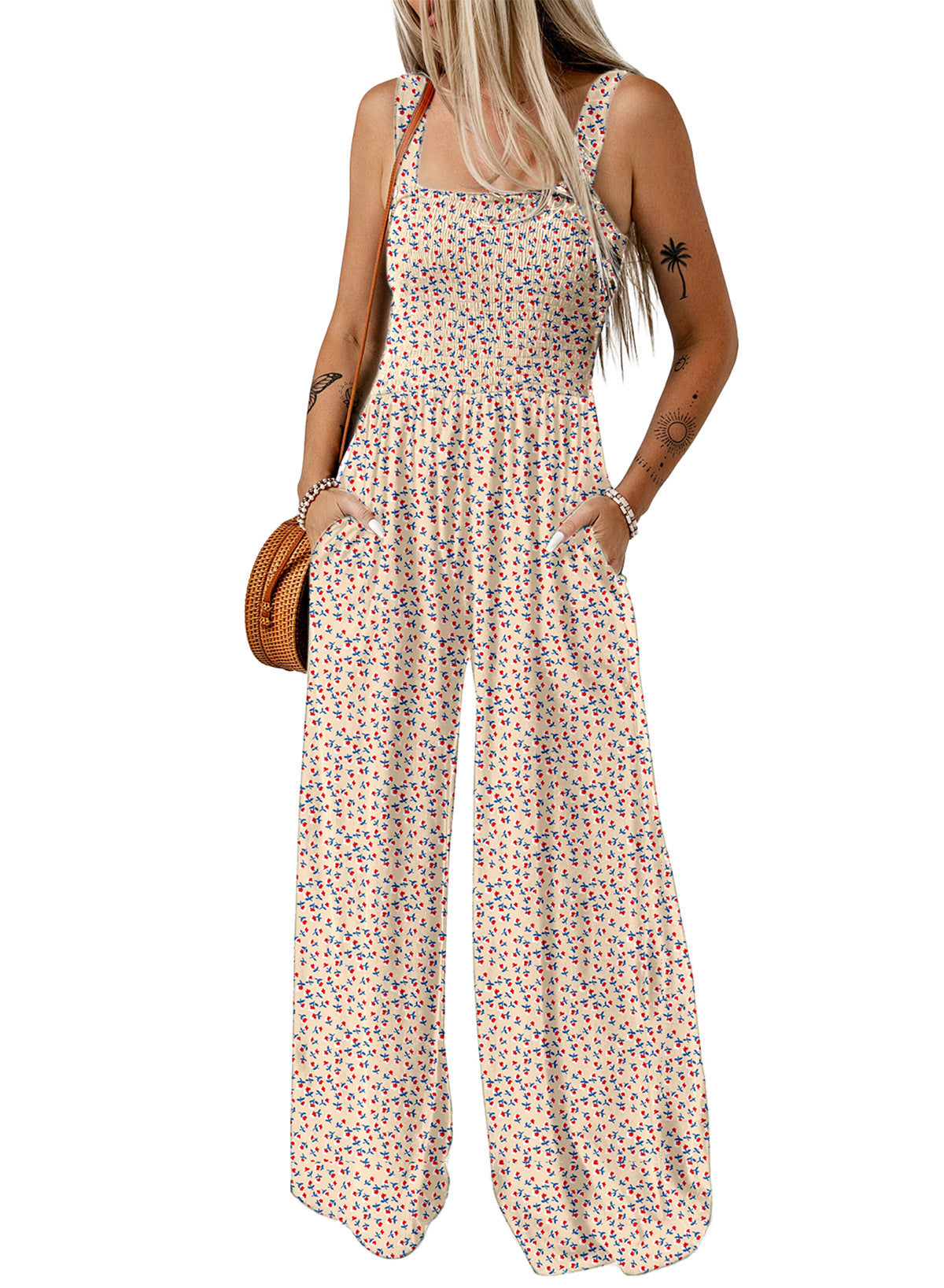 Verspielter Jumpsuit mit Blumenmuster für Sommernächte 4
