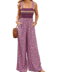 Verspielter Jumpsuit mit Blumenmuster für Sommernächte 5